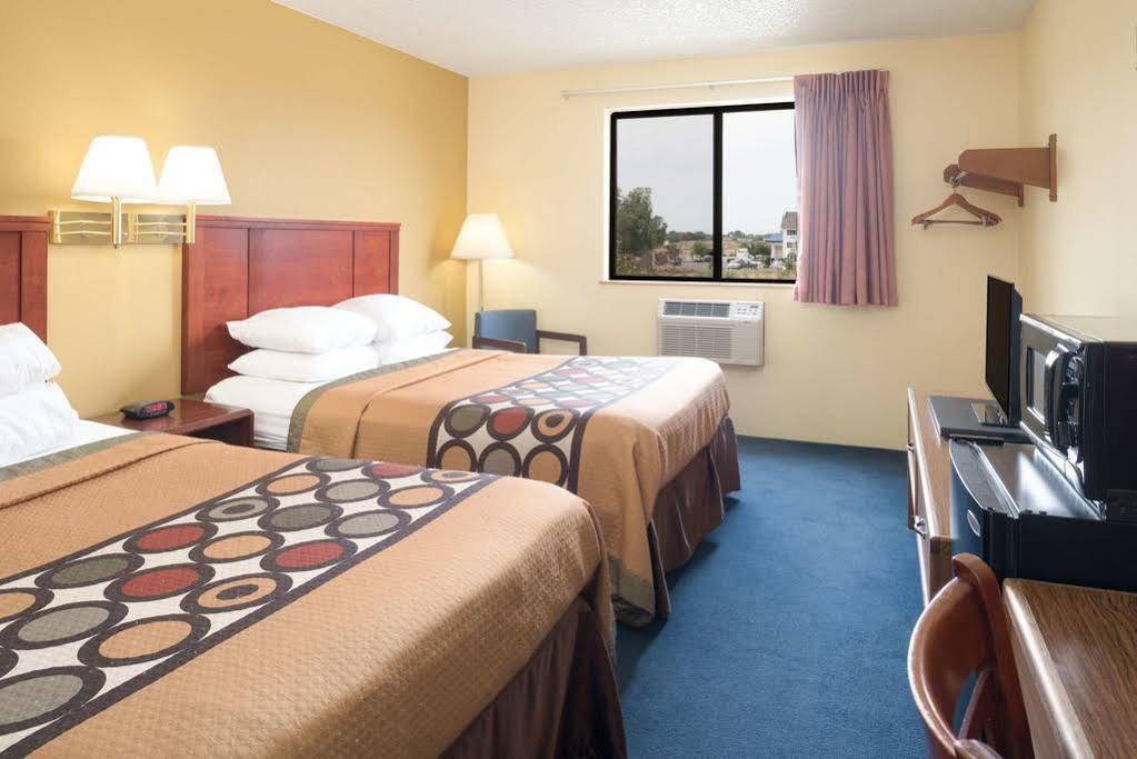 Super 8 By Wyndham Nampa Hotel Exterior foto